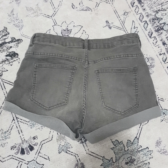 Grey denim shorts - Picture 3 of 3